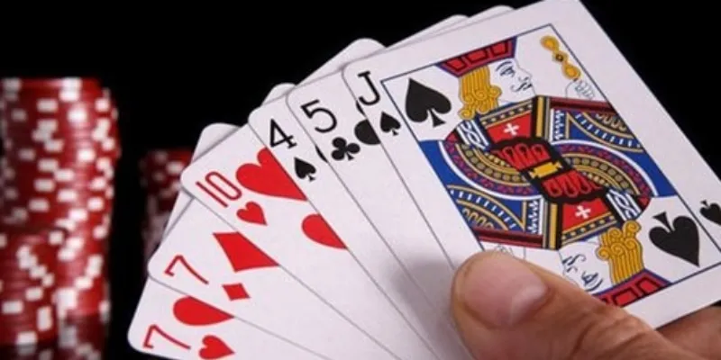 Những chiến thuật cơ bản khi chơi bài Liêng